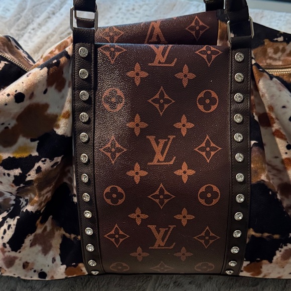 Black & Brown Cow Print Weekender Bag - Picture 2 of 8
